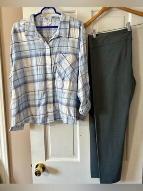 Women’s Time and Tru Leggings w Cute Cropped Length Shirt 2x